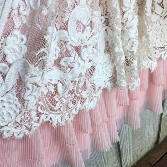 Betsey Johnson 🎀 - Picture 4 of 5